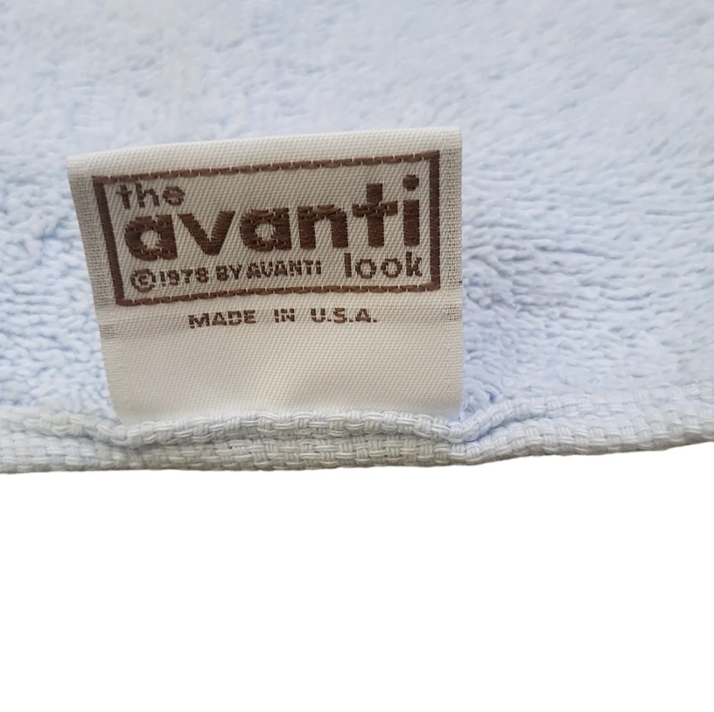 Vintage 1978 The Avanti Look Blue Bath Towel Floral Lace Bow